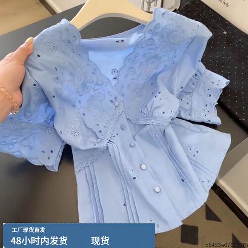 法式蓝色镂空刺绣v领正肩短袖衬衫女2025新款气质修身显瘦短上衣