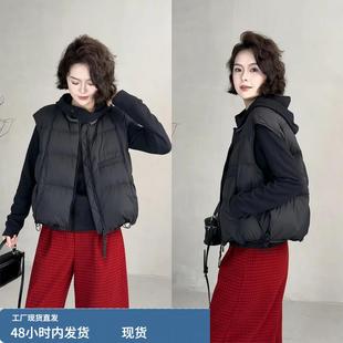 冬季女士黑色妈妈无袖装马甲女2025年新款时髦洋气外套巨好看上衣