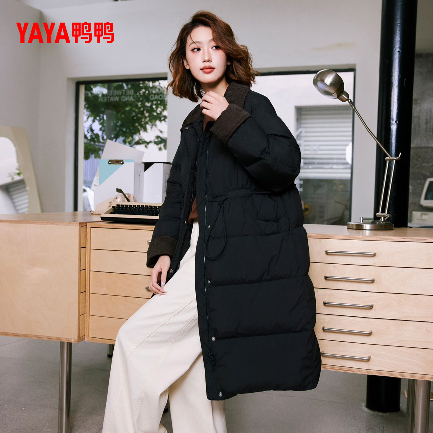 鸭鸭长款设计感羽绒服