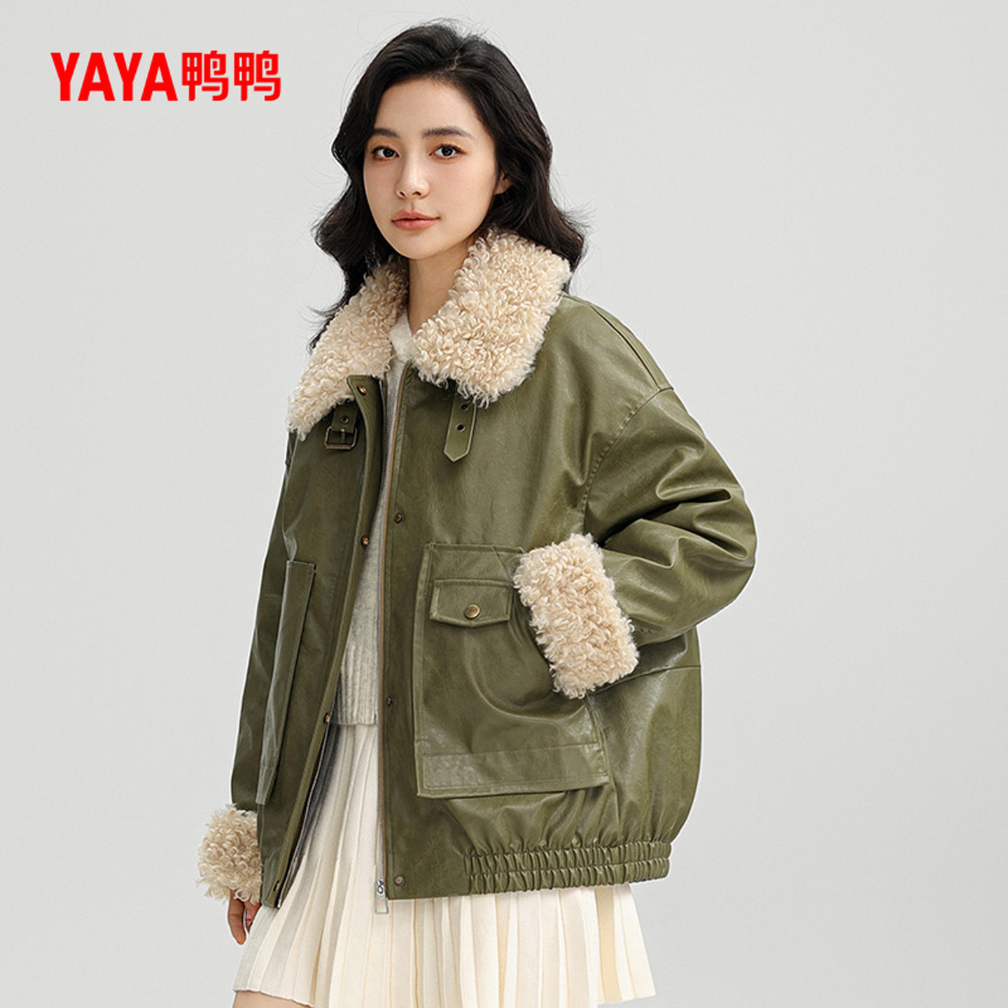 鸭鸭短款羽绒服夹克女2025秋冬新品拼接毛领 时尚休闲外套J