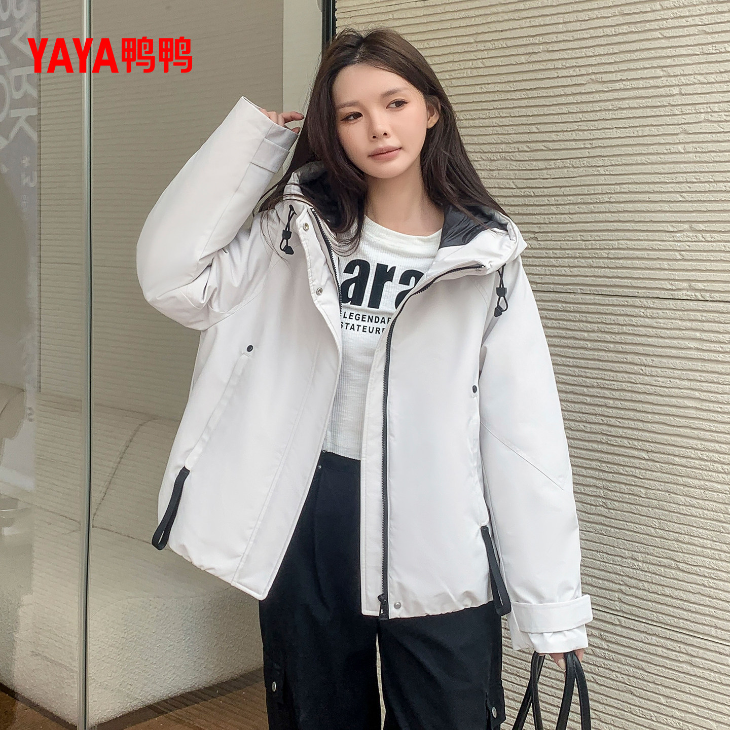 YAYA鸭鸭户外羽绒服女25秋冬新品时尚短款加厚保暖连帽90鸭绒外套