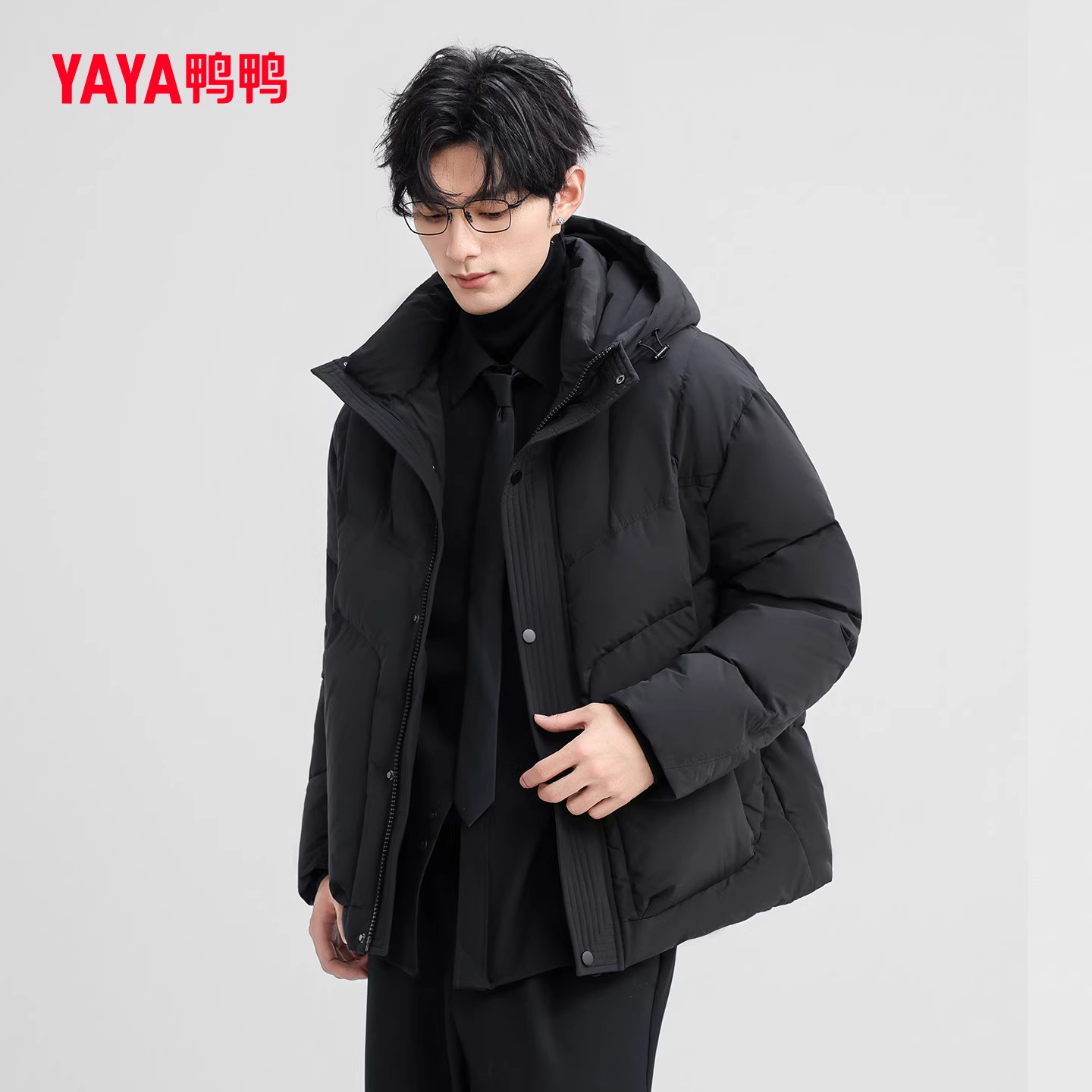 YAYA鸭鸭羽绒服男款2026年冬季新款时尚休闲宽松连帽鸭绒款短外套