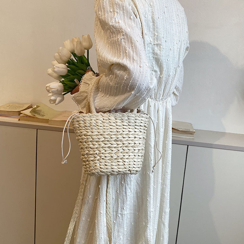 新品 女士手提草编包2024夏季新款休闲出行沙滩包轻便简约水桶单,箱包皮具/热销女包/男包,水桶包,淘宝优惠券,粉丝福利购,淘宝优惠卷