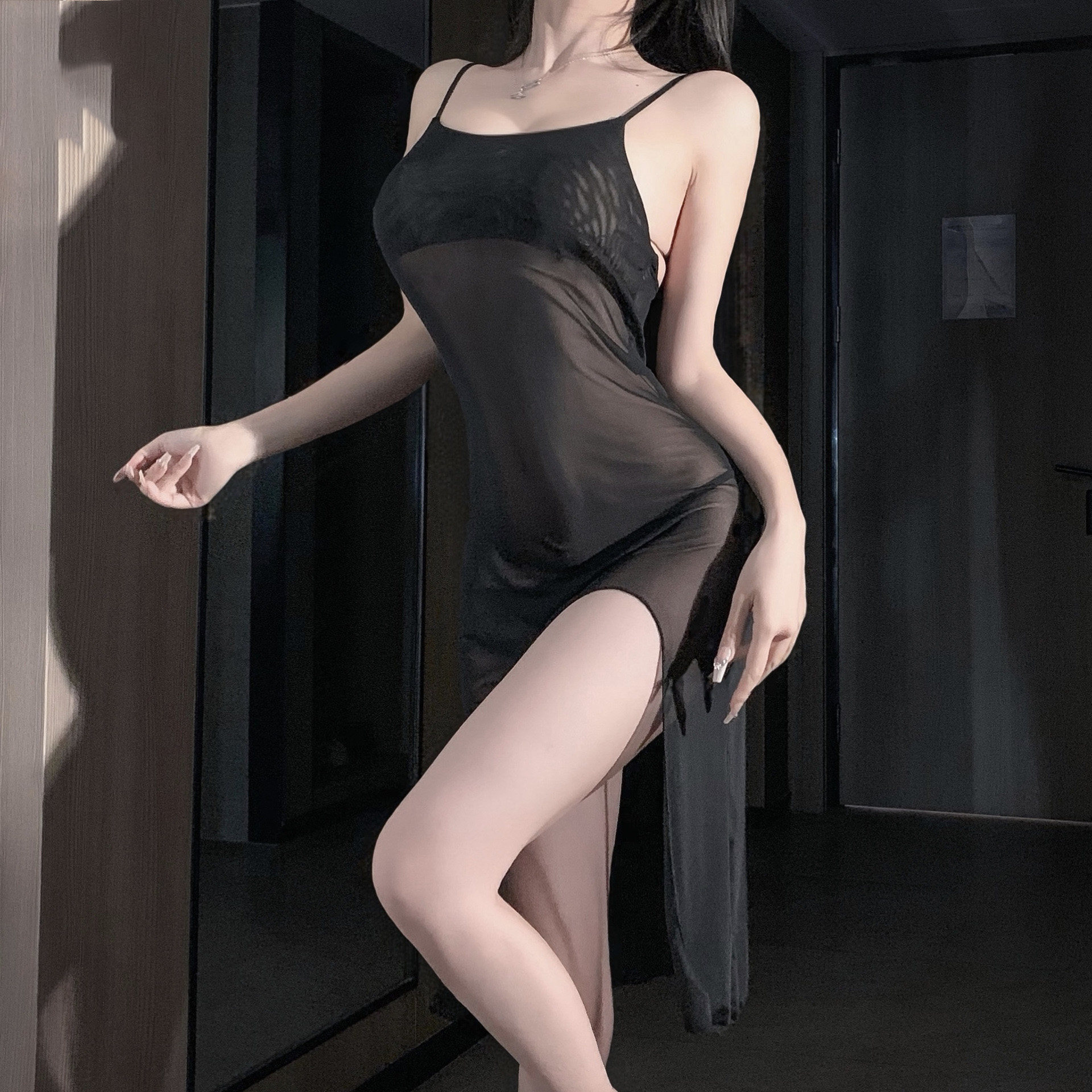 睡裙女款夏季性感冰丝火辣薄款睡袍高级感大尺度2025新款吊带睡衣