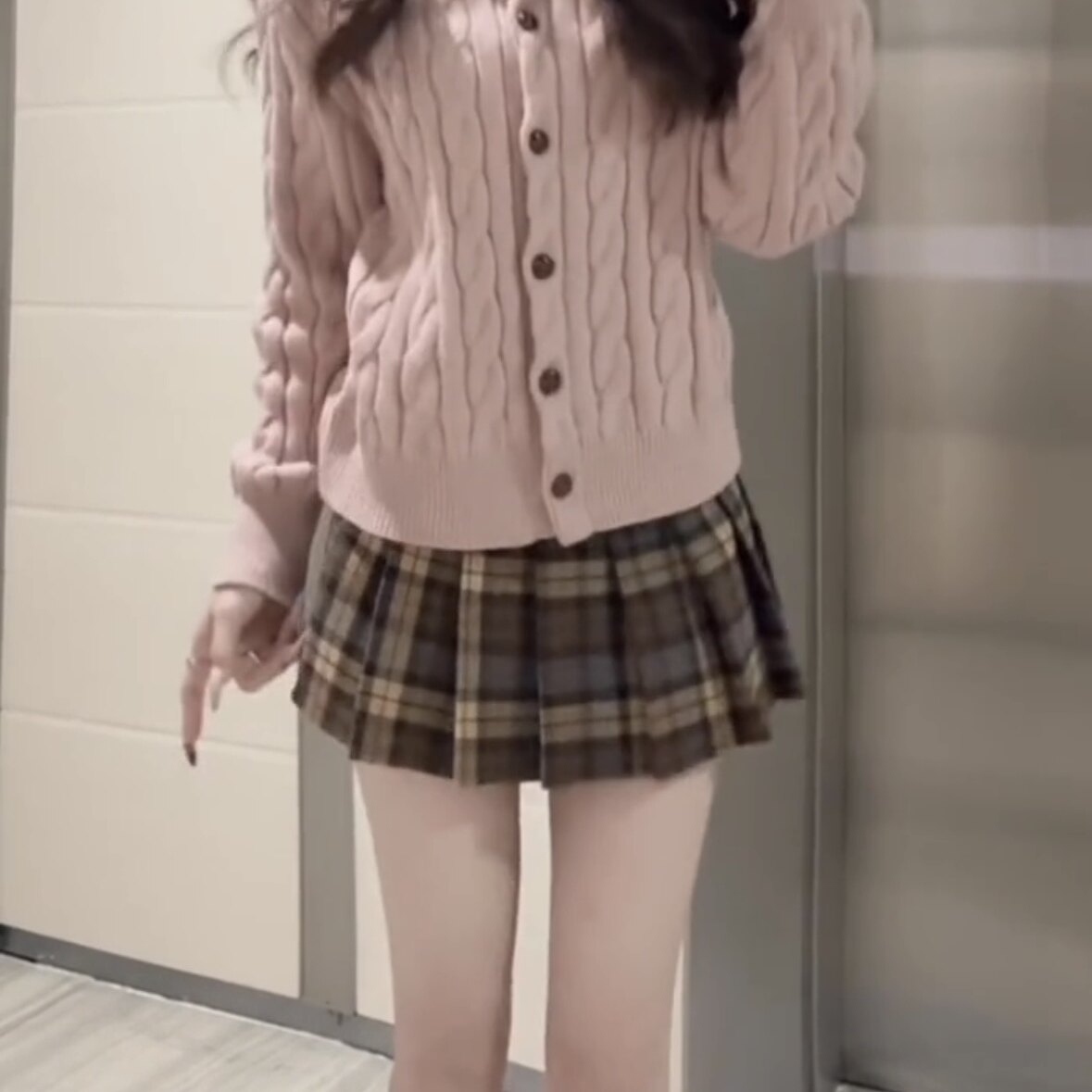 韩版温柔麻花粉拼条纹假两件针织开衫女2025冬新款POLO领纽扣外套