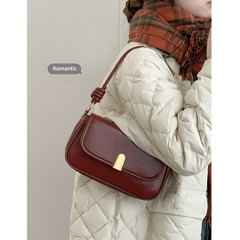 复古红色包包女2022冬天新款高级感洋气腋下包小众设计百搭斜挎包