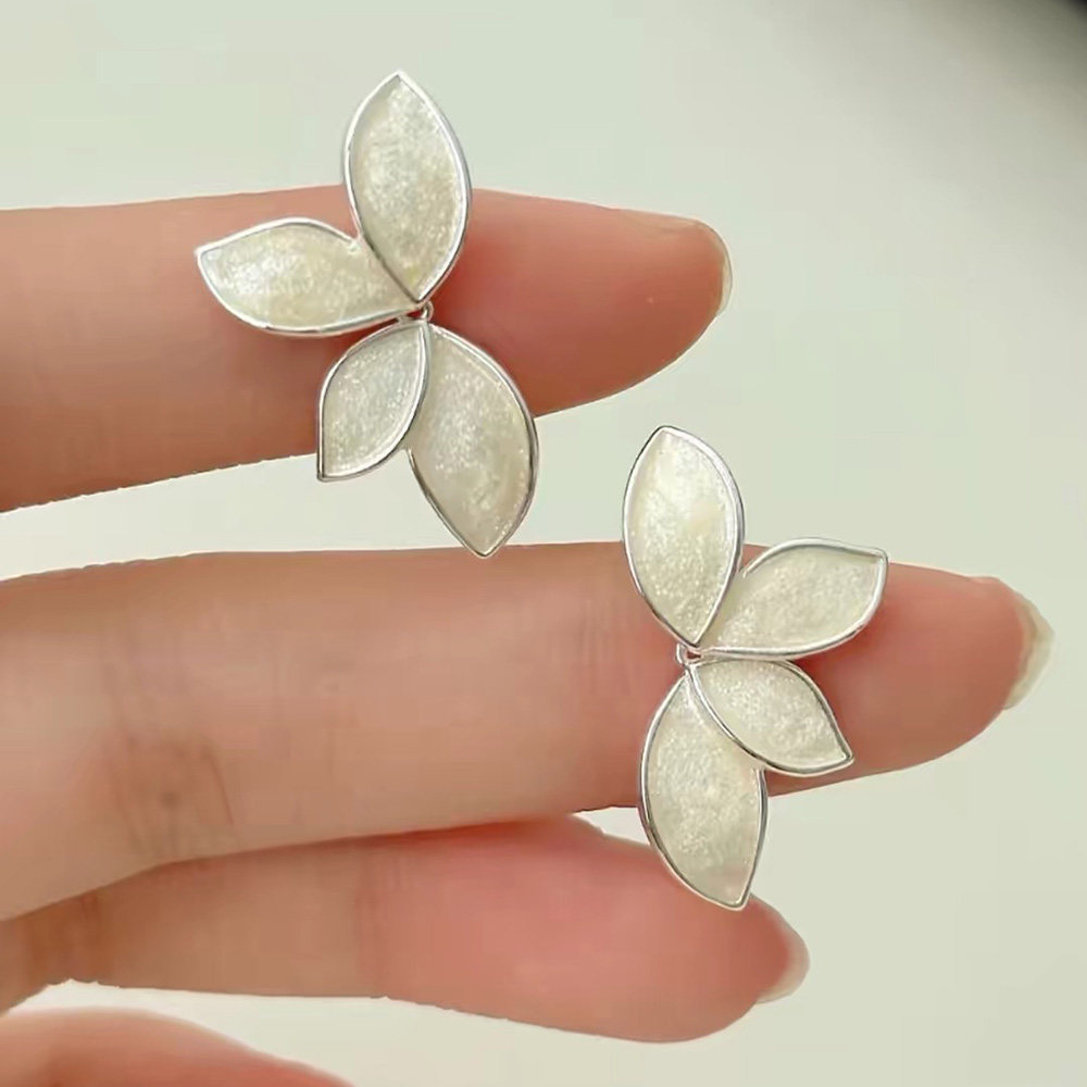 小众轻奢叶子花朵银色金属耳钉