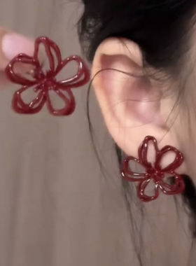 925银针红色镂空花朵耳钉耳夹女新款复古轻奢高级感耳环百搭耳饰