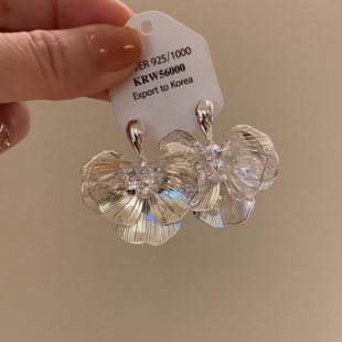 s925银针闪钻花朵耳环轻奢高级感度假风耳钉夸张设计感显脸小耳饰