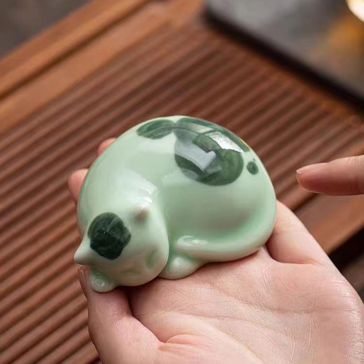 青瓷萌小猫咪茶宠摆件 可爱小喵喵笔搁茶盘茶玩 迷你家居手工艺品