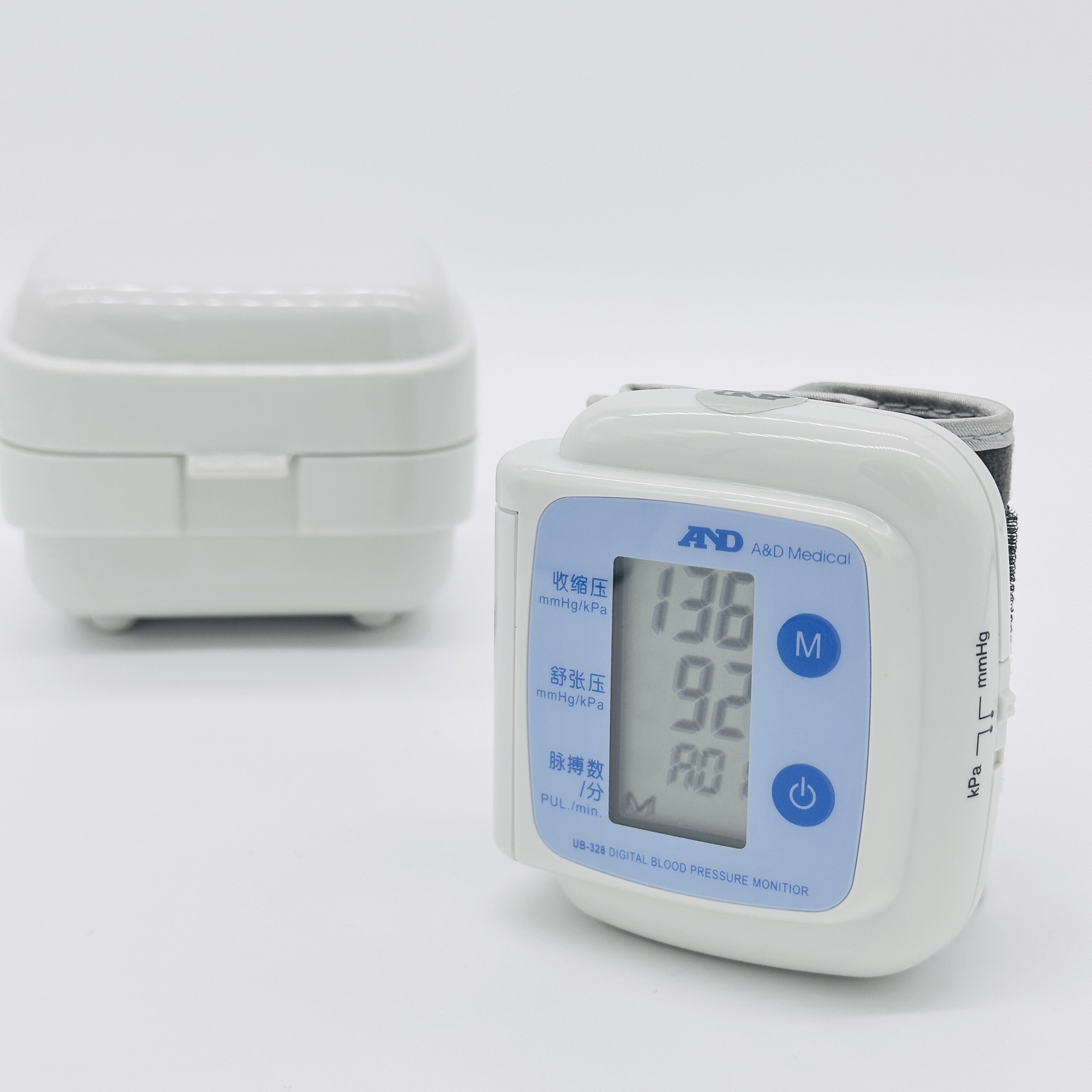 A＆D 日本爱安德腕式血压计UB-328/352E全自动高品质精品血压仪