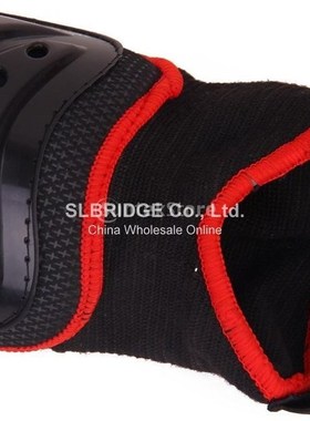 极速A Pair of Black Footvball Shinpads With Ankle Socks