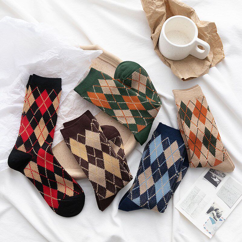 新品菱格袜子女款秋冬季q中筒保暖加厚纯棉袜ins潮学院复古堆堆长
