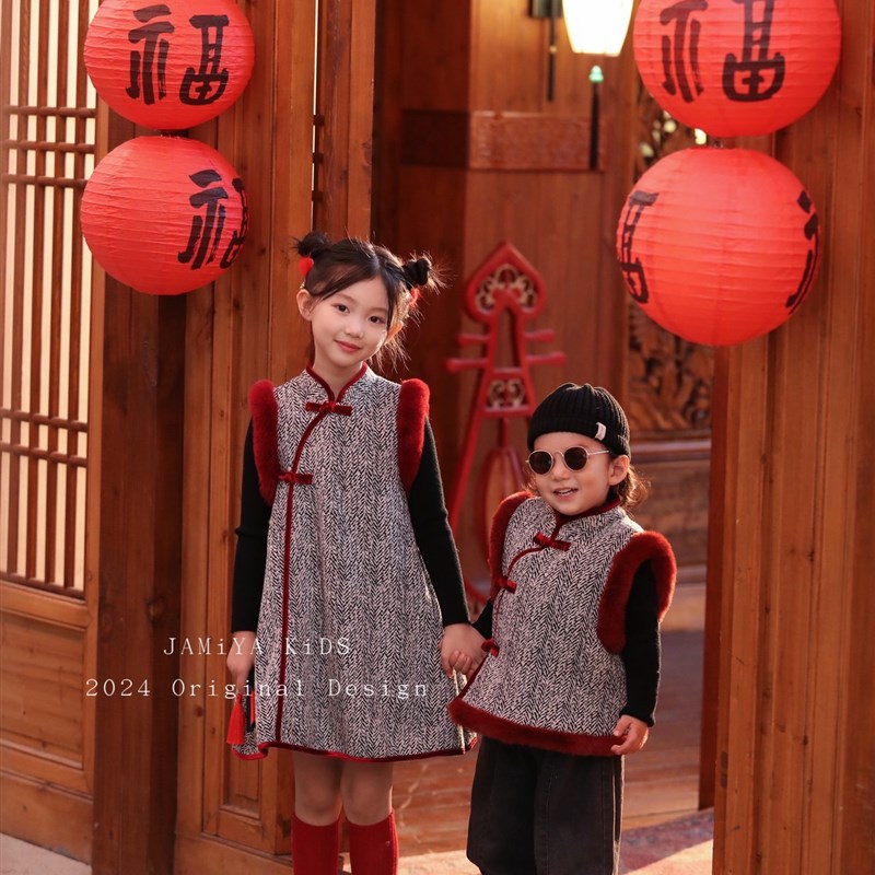 女童旗袍裙24秋冬儿童圣诞新年拜年服新中式国风盘扣马甲连衣裙