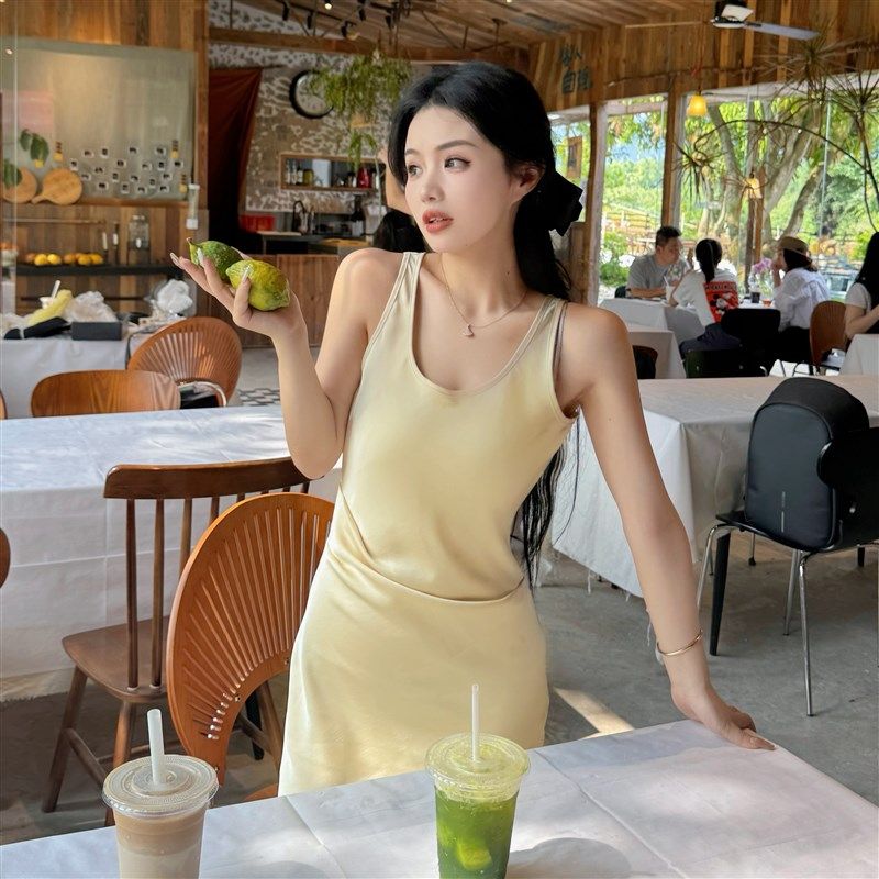 自在小个子仿醋酸法式高级感流光捏褶奶油黄缎面连衣裙夏内搭裙子,女装/女士精品,连衣裙,淘宝优惠券,粉丝福利购,淘宝优惠卷