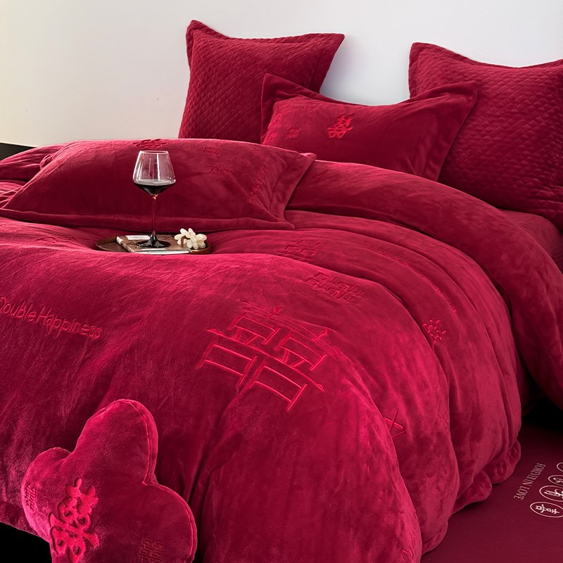 秋冬牛奶绒婚庆四件套加厚保暖中式喜字刺绣红色结婚被套床单床盖