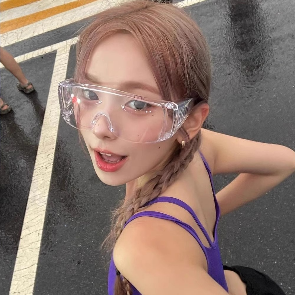 透明护目镜女款骑行漂流泼水节蹦迪防水防脱妆日夜两用防雾眼镜