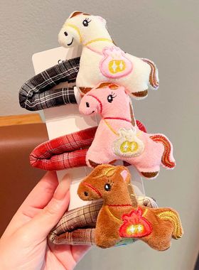 新款儿童韩系小马卡通玩偶发夹女童宝宝复古百搭布艺格纹发饰侧边