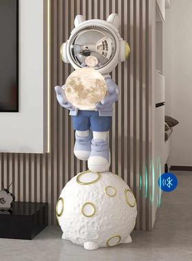 创意太空人落地大型摆件客厅沙发边卧室酒店会所乔迁新居装饰品