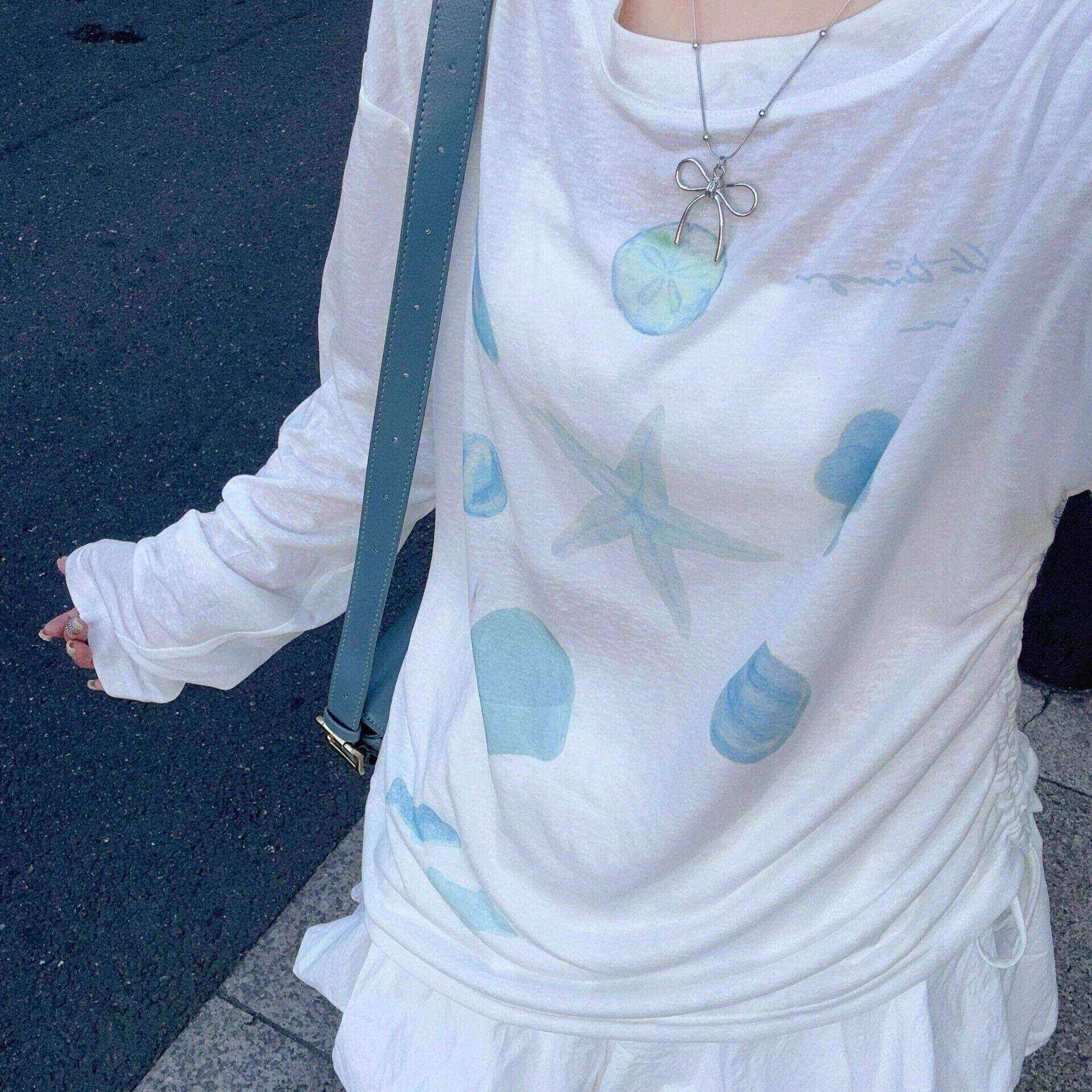 韩系花朵蓝调印花薄款防晒罩衫女夏宽松微透正肩百搭圆领长袖T恤