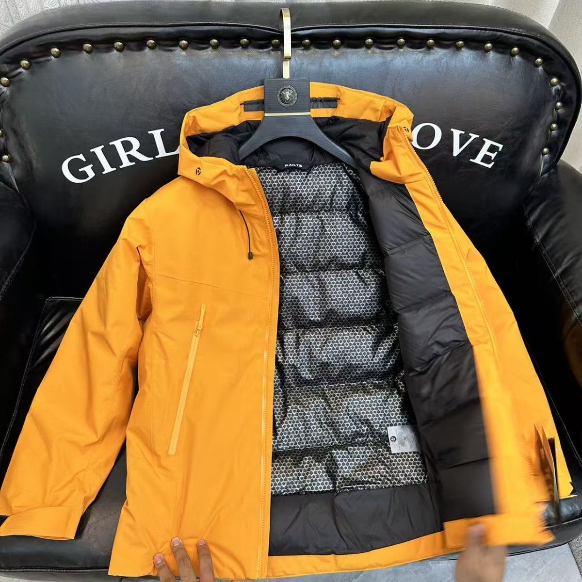 户外风连帽羽绒服中长款防水防风