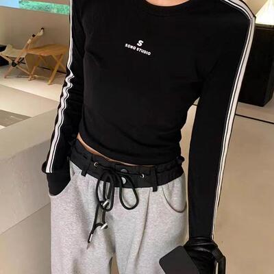 拼色短款修身长袖上衣