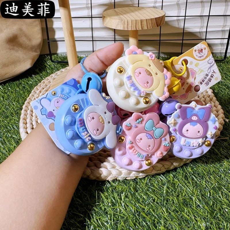 感应机小音乐盒汽车挂件娃娃趣味