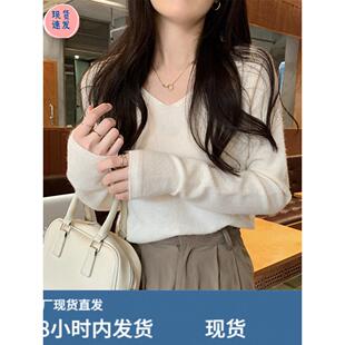 早秋别致2025年新款法式宽松低领毛衣内搭加厚打底针织衫女
