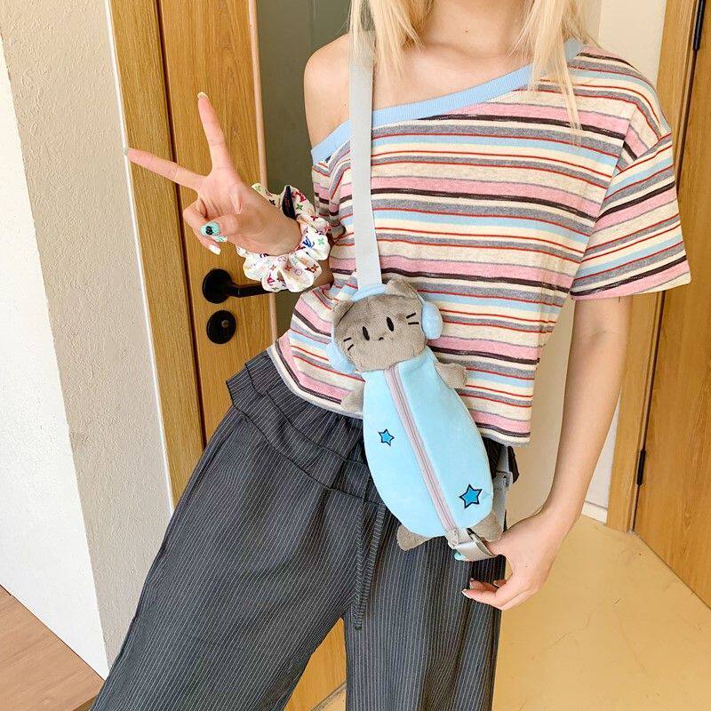 2026新款毛绒耳机猫时尚胸包笔袋可爱卡通斜挎包旅游收纳包化妆包