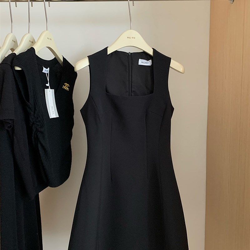 法式黑色吊带连衣裙女修身内搭夏小众气质方领a字短款西装背心裙