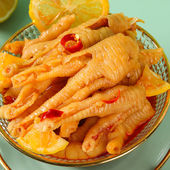 柠檬酸辣无骨鸡爪去骨凤爪泡椒脱骨网红麻辣即食卤味零食小吃批发