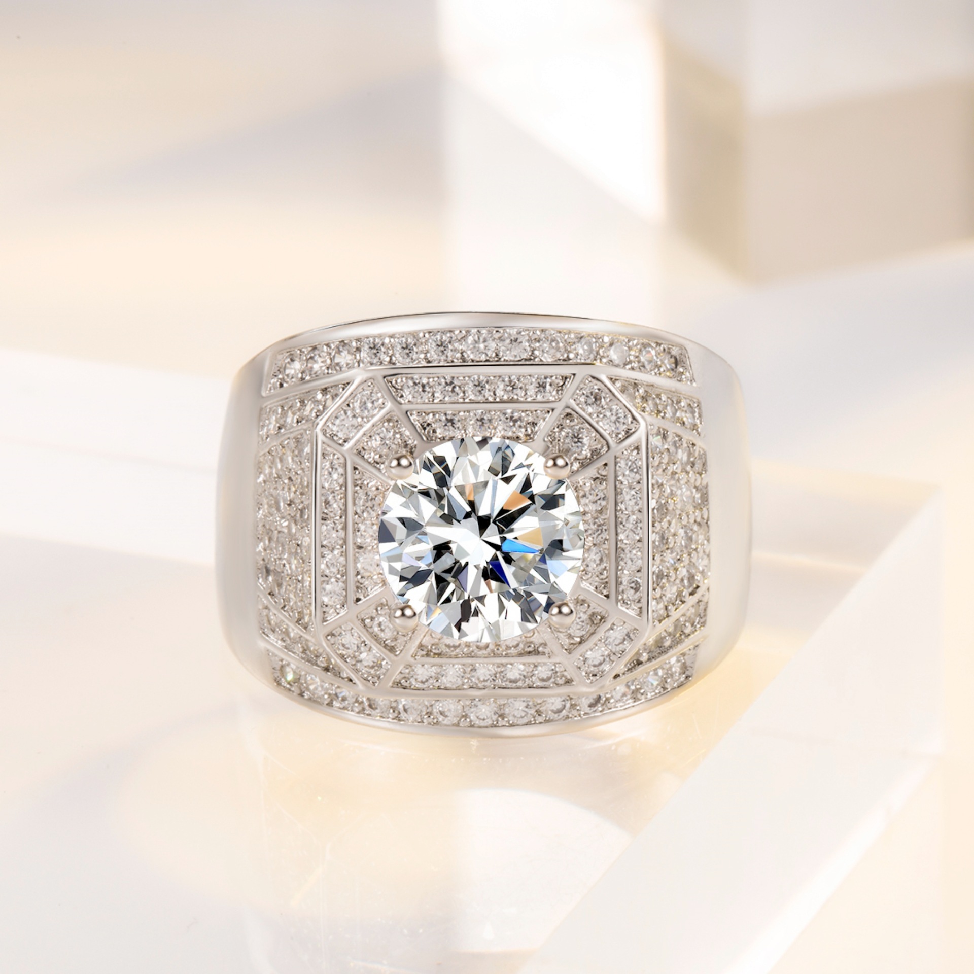 钻石之乡河南柘城河南人工钻石霸气热卖奢华群镶锆石满钻戒指 欧