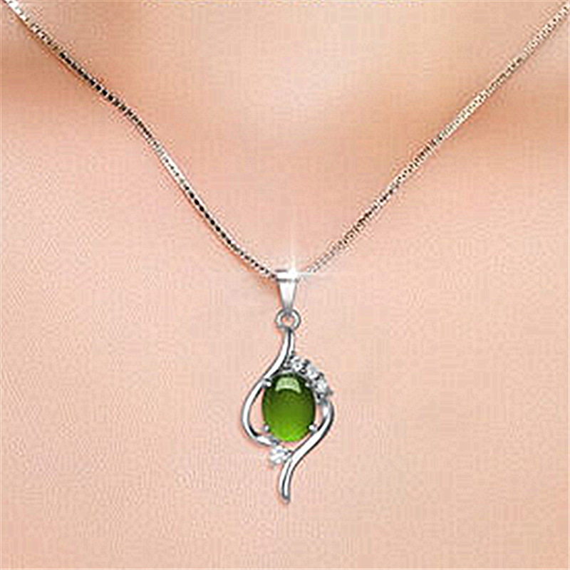 钻石之乡河南柘城河南人工钻石复古镶嵌玉髓吊坠女款镂空绿玉石项