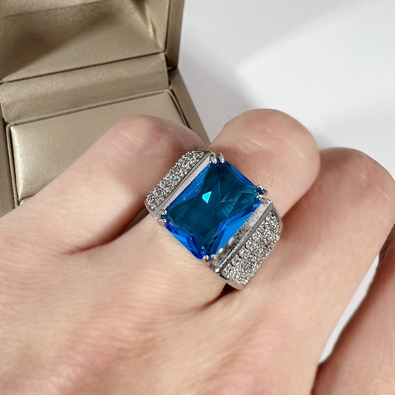 钻石之乡河南商丘霸气镶嵌长方形钻蓝宝石戒指男戒 满钻群镶a2922
