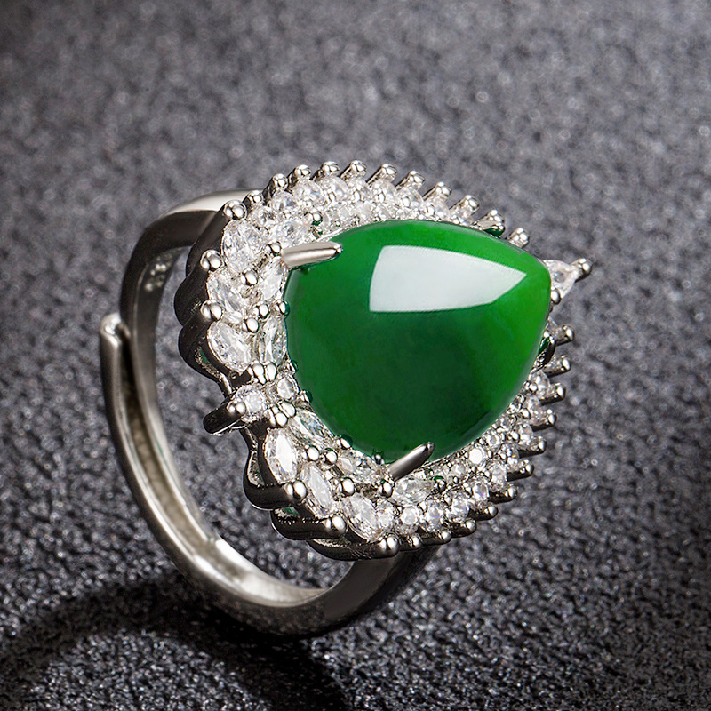 钻石之乡河南柘城河南人工钻石网红带货仿玉髓戒指大裸石满钻梨形