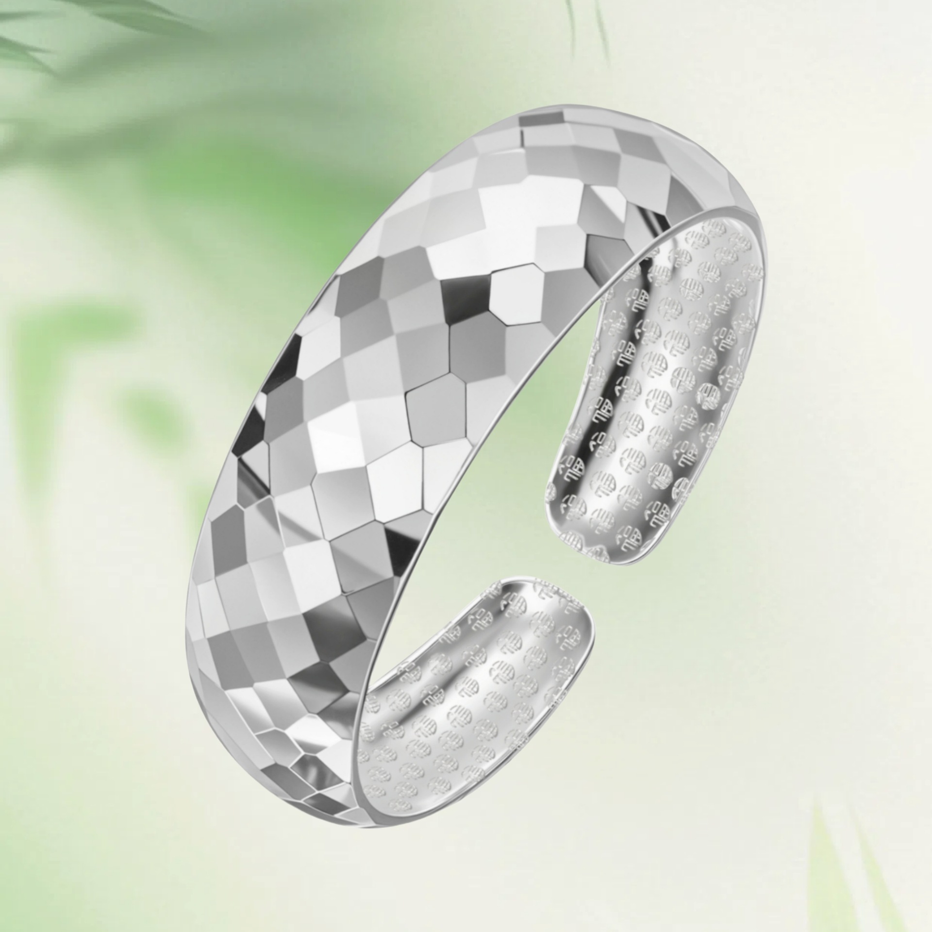 钻石之乡河南柘城河南人工钻石气质银菱形面方格宽版手镯 开口年