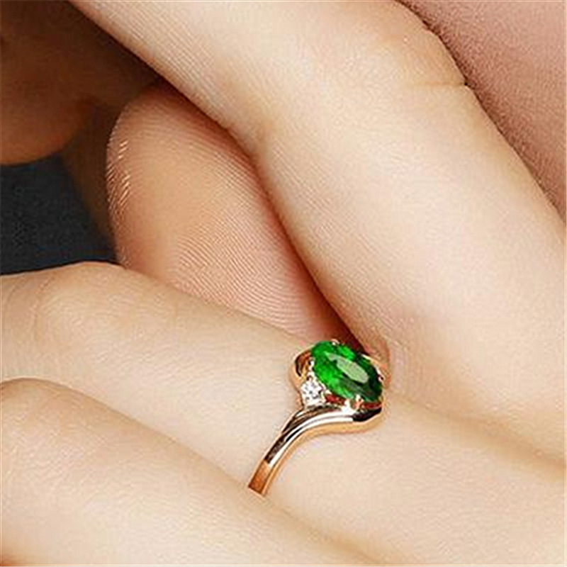 钻石之乡河南柘城河南人工钻石热卖玫瑰金绿水晶红蓝钻锆石戒指