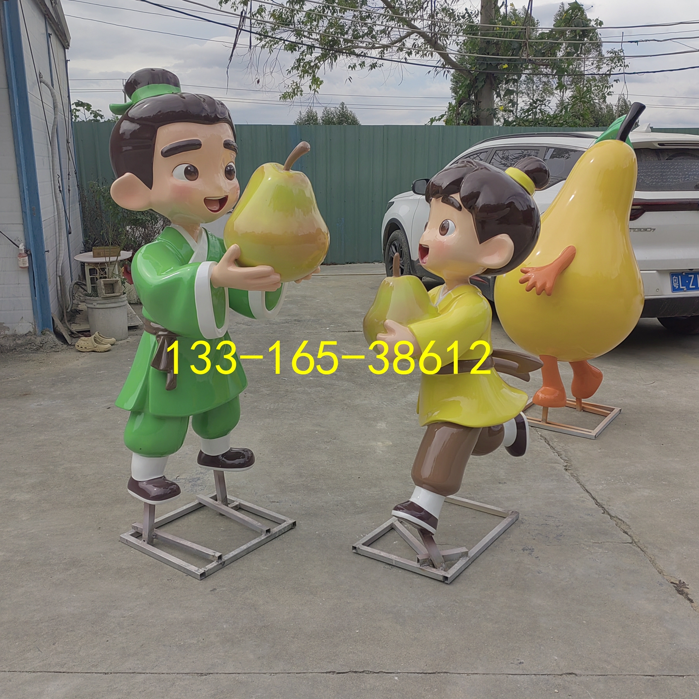 孔融让梨卡通人像雕塑定制文化公园景观小品仿真梨子造型公仔人偶