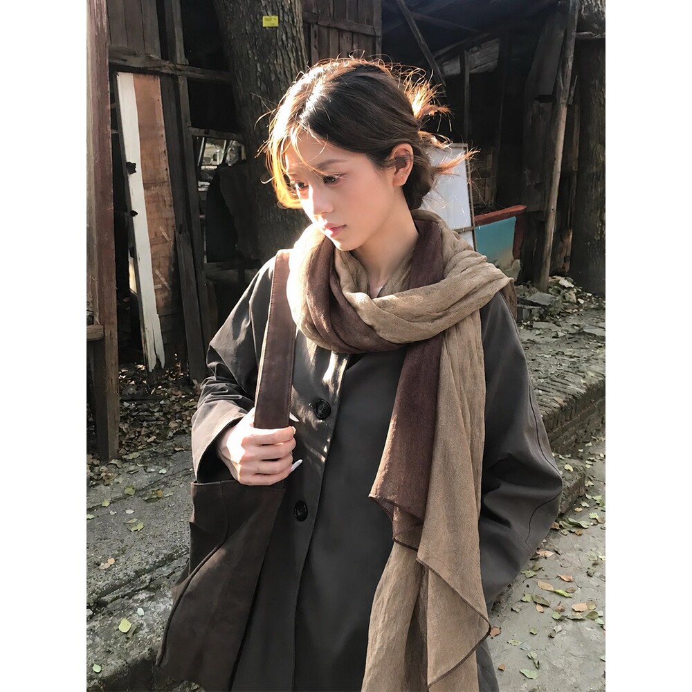 复古文艺围巾披肩女薄款县城文学旅游清冷高级感配大衣丝巾围脖