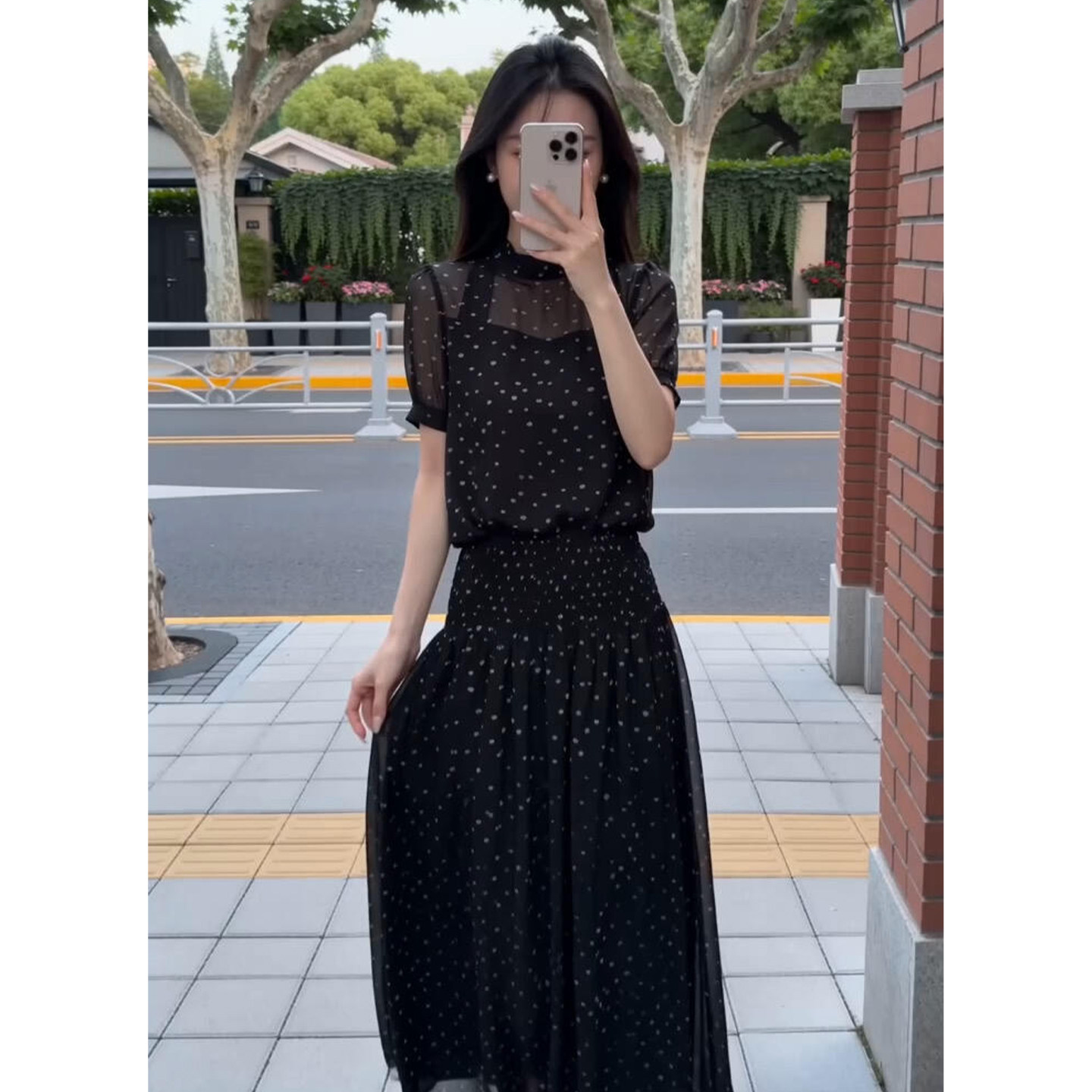 法式温柔风黑色波点连衣裙子女夏季2026新款独特漂亮绝美套装长裙