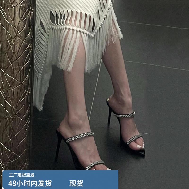 2024新款露趾尖头金属链条一字带拖鞋女夏性感外穿真皮细跟高跟鞋