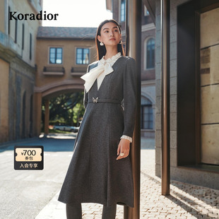 2025冬蝴蝶结飘带领连衣裙女 Koradior珂莱蒂尔商场同款 绵羊毛