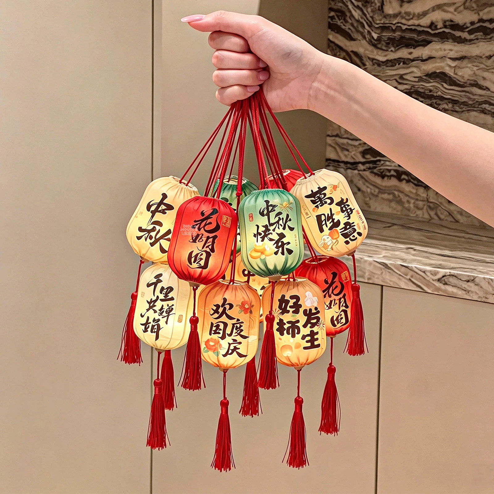 中秋小灯笼新款2026年古风挂饰儿童发光花灯店铺节日氛围场景布置