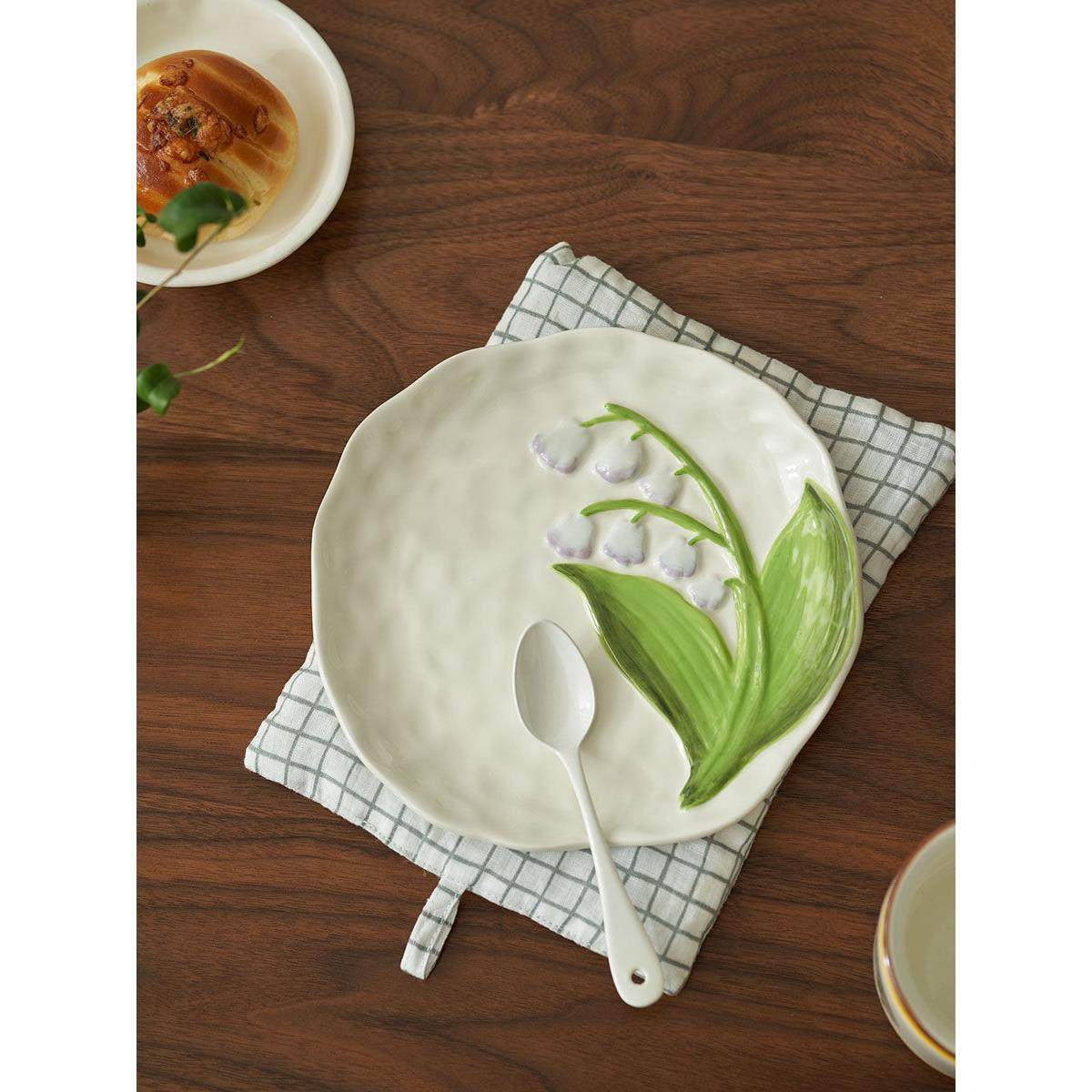 思越在风谷百合盘家漂亮餐具陶瓷早餐盘下午茶甜品盘晚餐盘,餐饮具,盘,淘宝优惠券,粉丝福利购,淘宝优惠卷