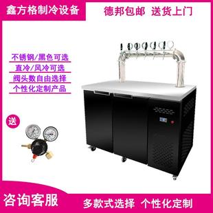 鑫方格精釀啤酒一體機(jī)扎啤機(jī)啤酒機(jī)冷藏多頭酒柱酒墻打啤酒設(shè)備