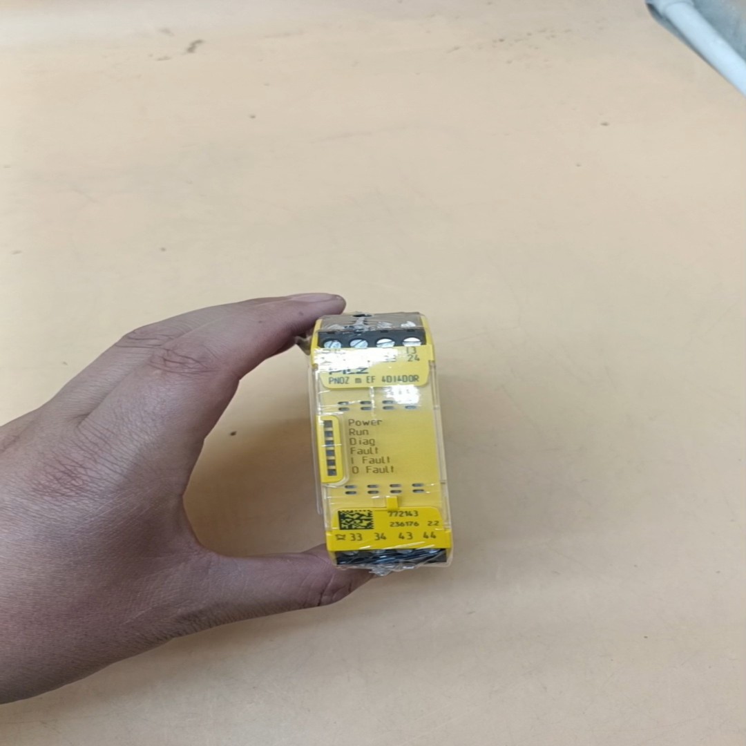 PNOZ m EF 4D14D0R皮尔兹安全继电器77214