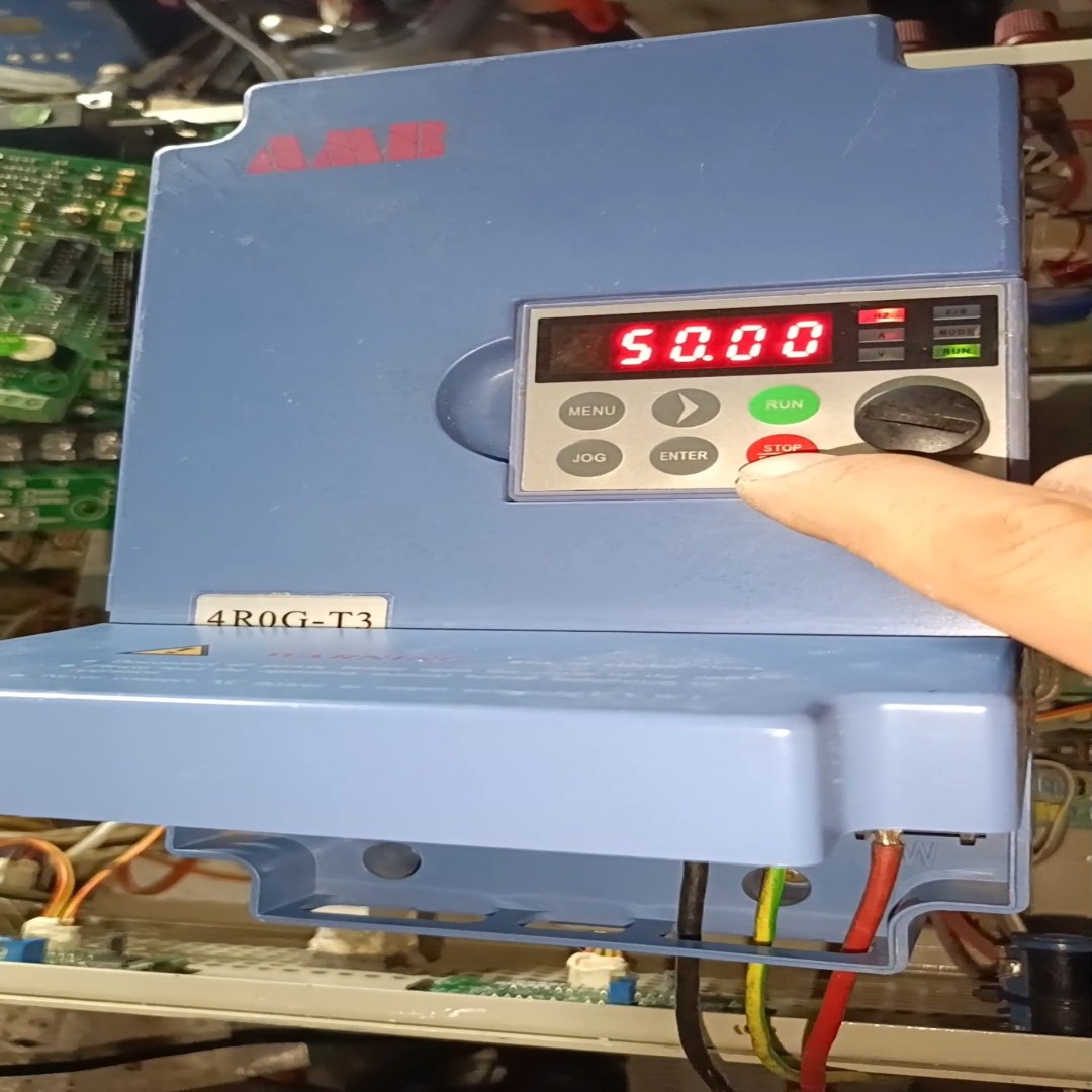 安邦信4kw55kw变频器amn100-4r0g5r5