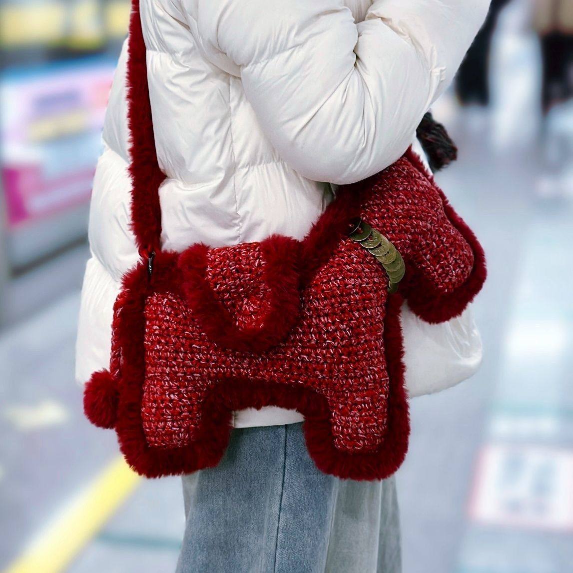 成品红色马上有钱斜挎包钩针编织材料包手工diy毛线编织包包送礼,服饰配件/皮带/帽子/围巾,DIY编织材料包,淘宝优惠券,粉丝福利购,淘宝优惠卷