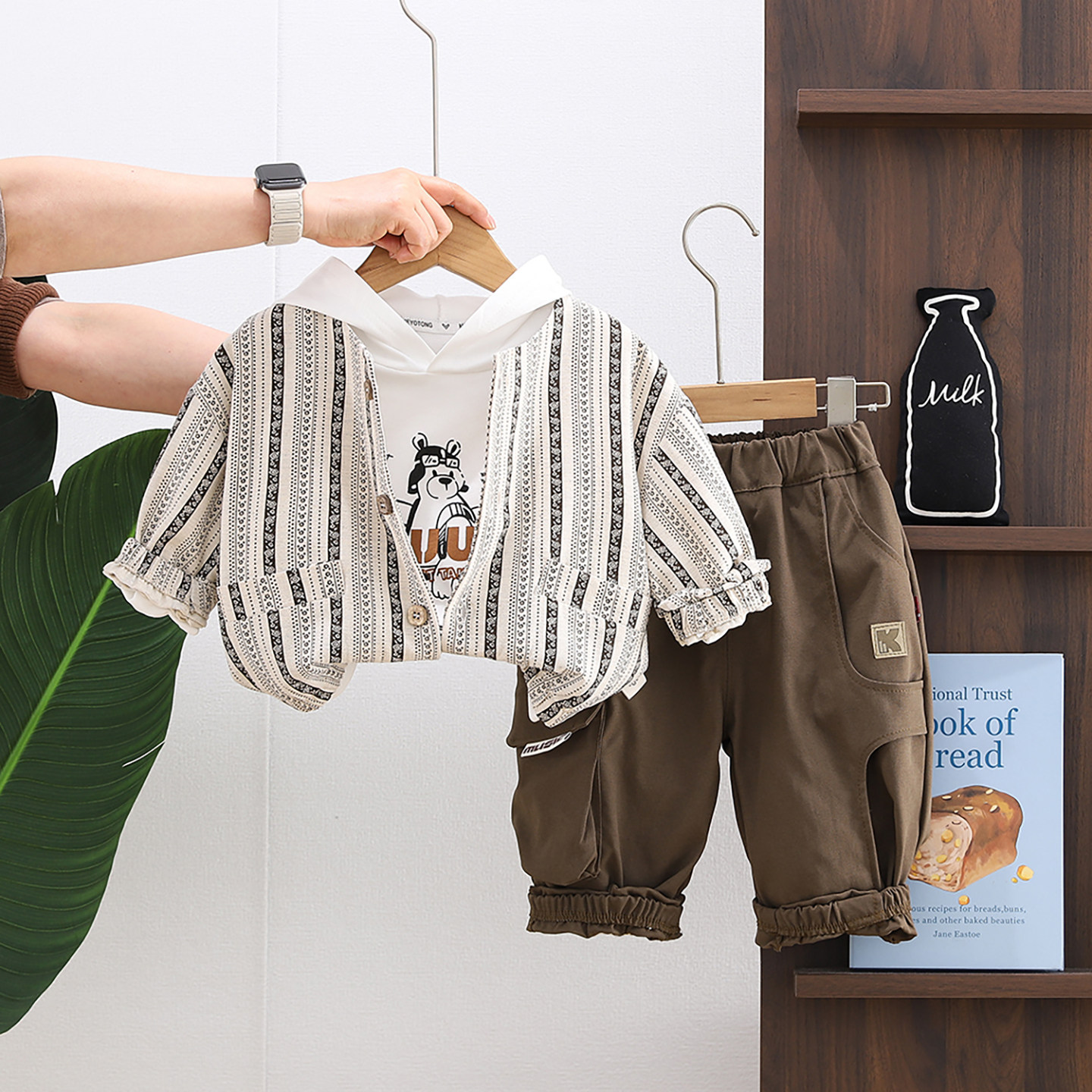 2026新款男童春秋休闲条纹衬衫外套洋气酷帅宝宝连帽卫衣三件套装