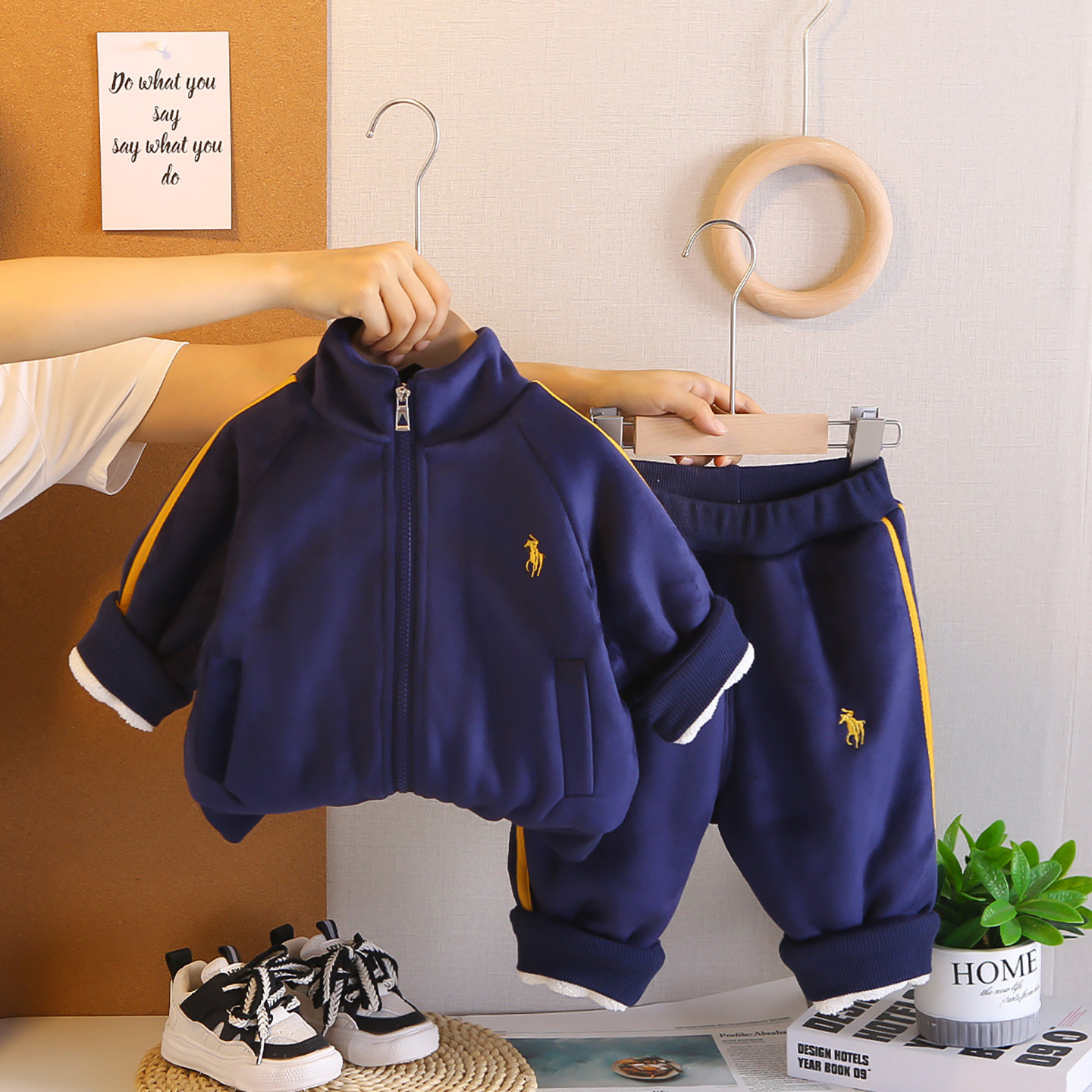 男童套装2025新款冬季洋气时髦加绒加厚卫衣外套两件套女宝宝潮酷